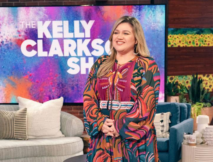 Kelly Clarkson hosting her show, The Kelly Clarkson Show