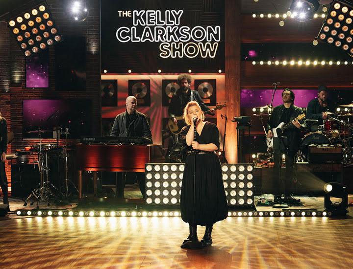 Kelly Clarkson during Kellyoke segment singing Taylor Swift on The Kelly Clarkson Show