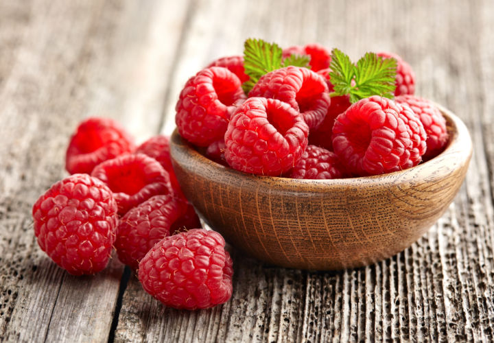 Bowl of raspberries