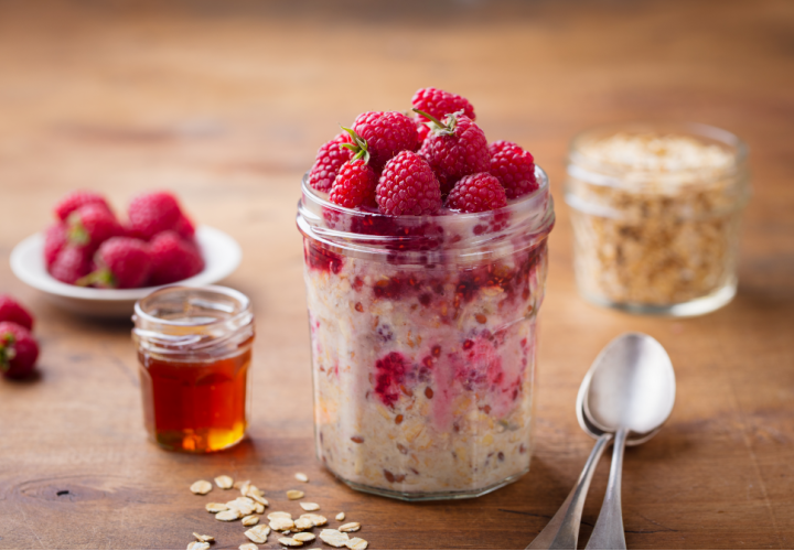 Overnight oats with raspberries