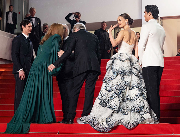 Natalie Portman is *flawless* in a super cute red Dior minidress