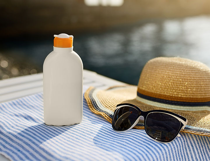 bottle-sunscreen-hat