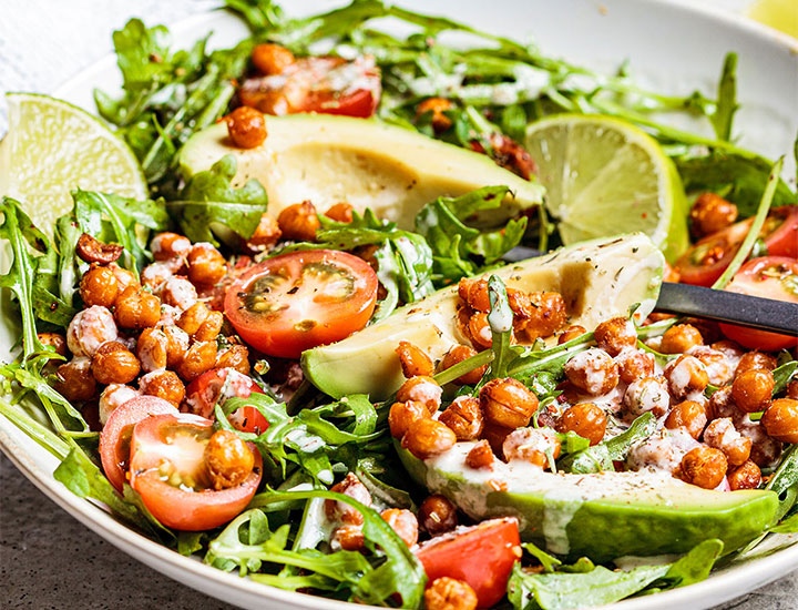 Green spring salad with chickpeas