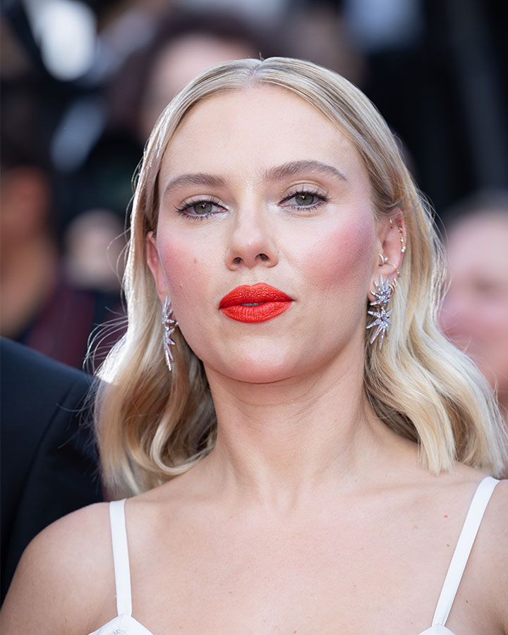 scarlett johansson blonde hair lob cut cannes red carpet headshot