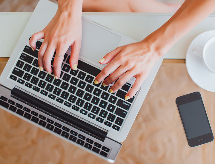 woman-working-laptop