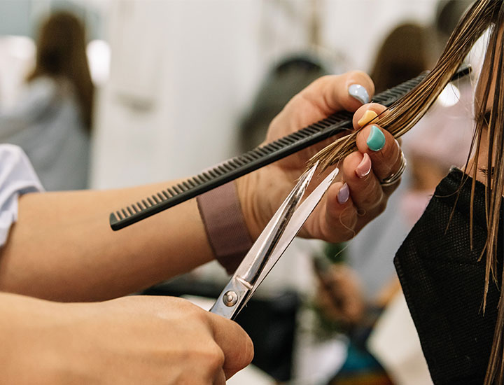 womans-bangs-haircut-salon