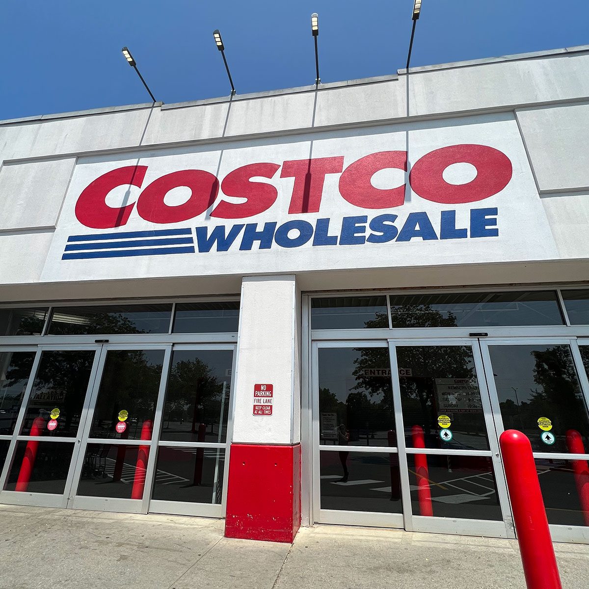 https://www.shefinds.com/files/2023/07/Costco-Wholesale-storefront.jpg