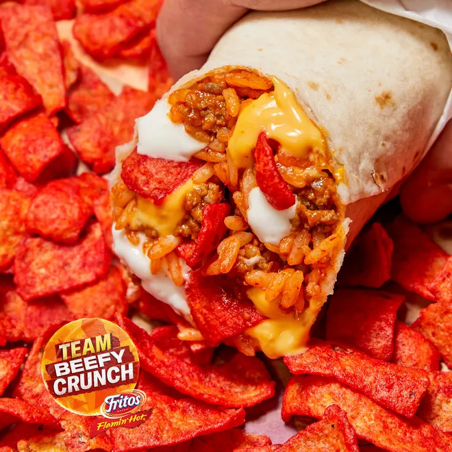 taco bell beefy crunch burrito close-up