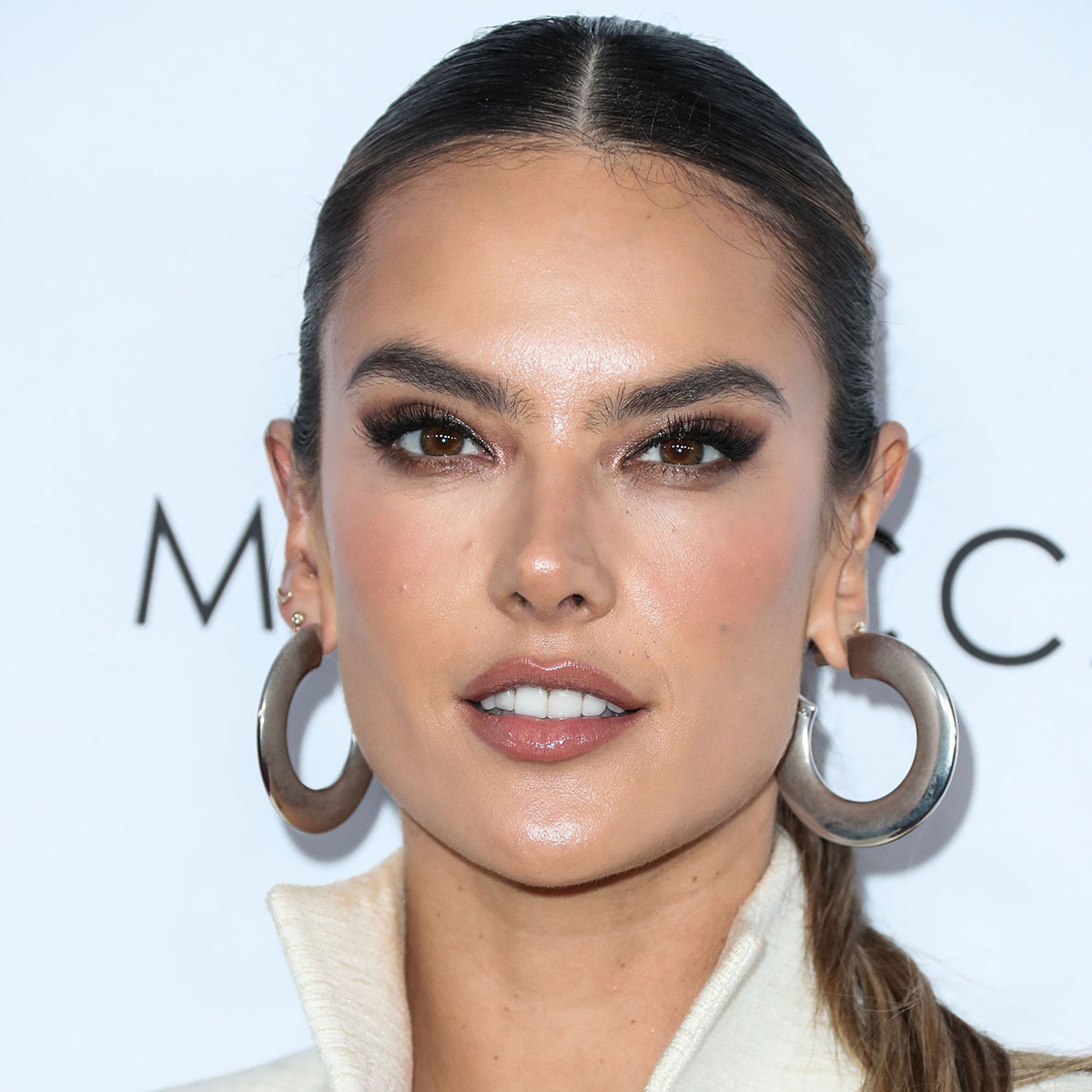 Alessandra Ambrosio & Her Lookalike Daughter Have Same Style: Photos