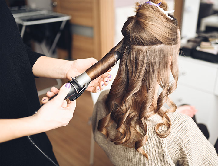 curling-iron-used-hair-salon