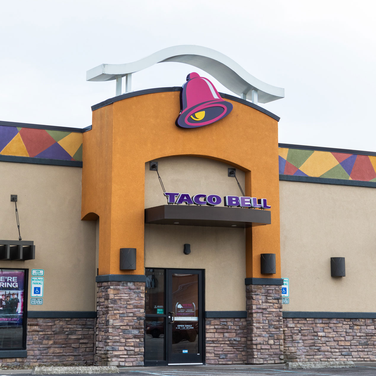 taco bell storefront