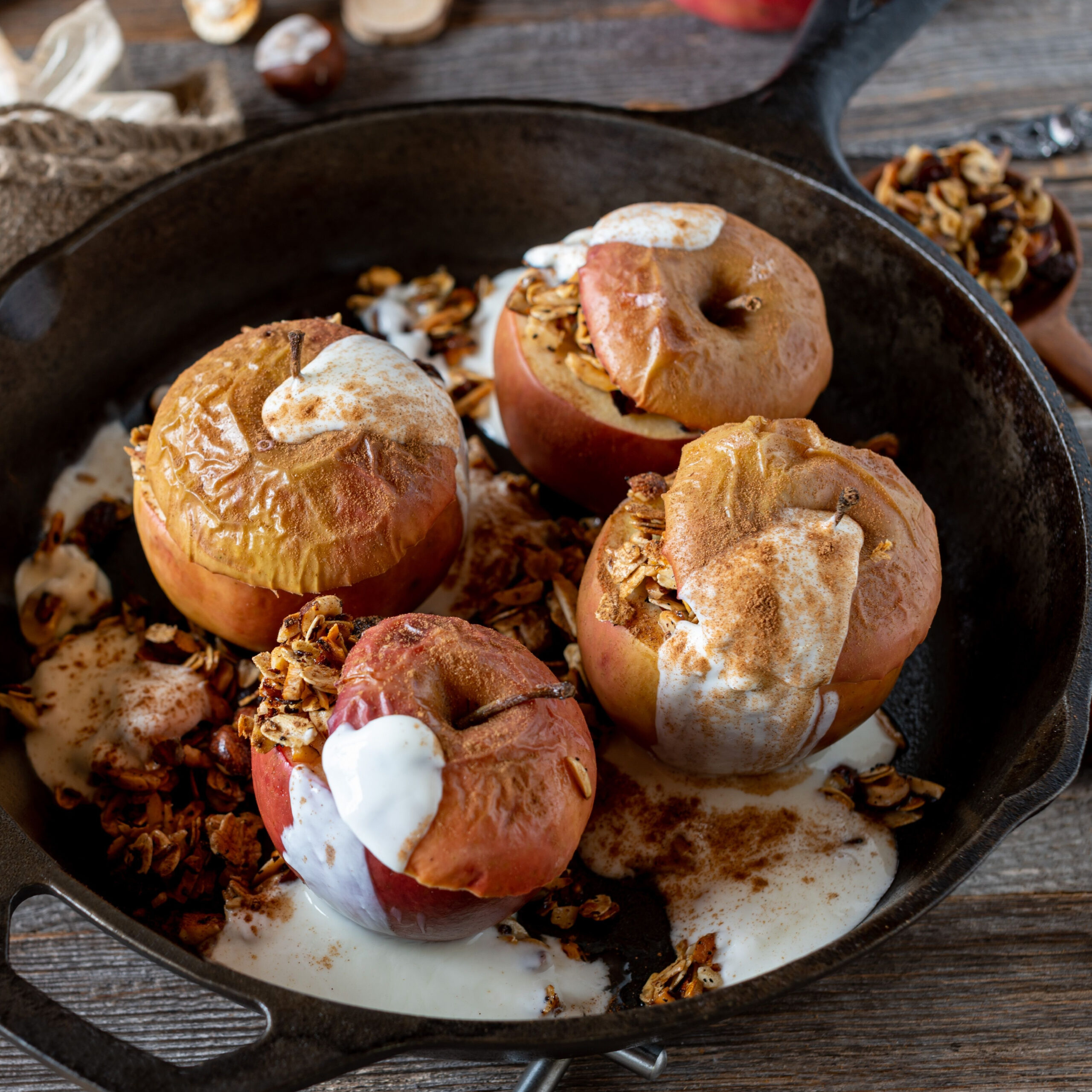 baked apples with yogurt