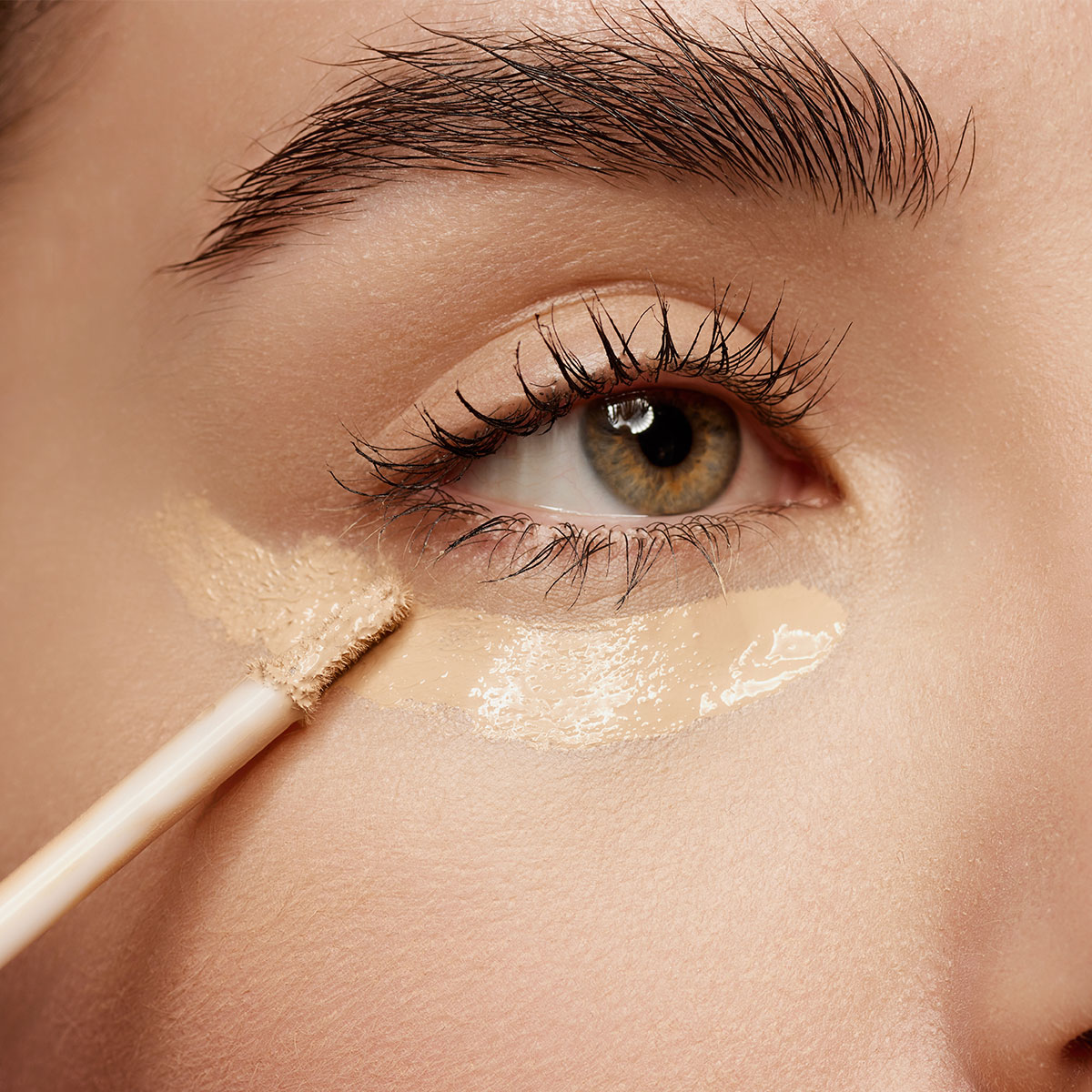 A Beauty Expert Tells Us The Secret To Cover Under Eye Bags And Puffiness -  SHEfinds