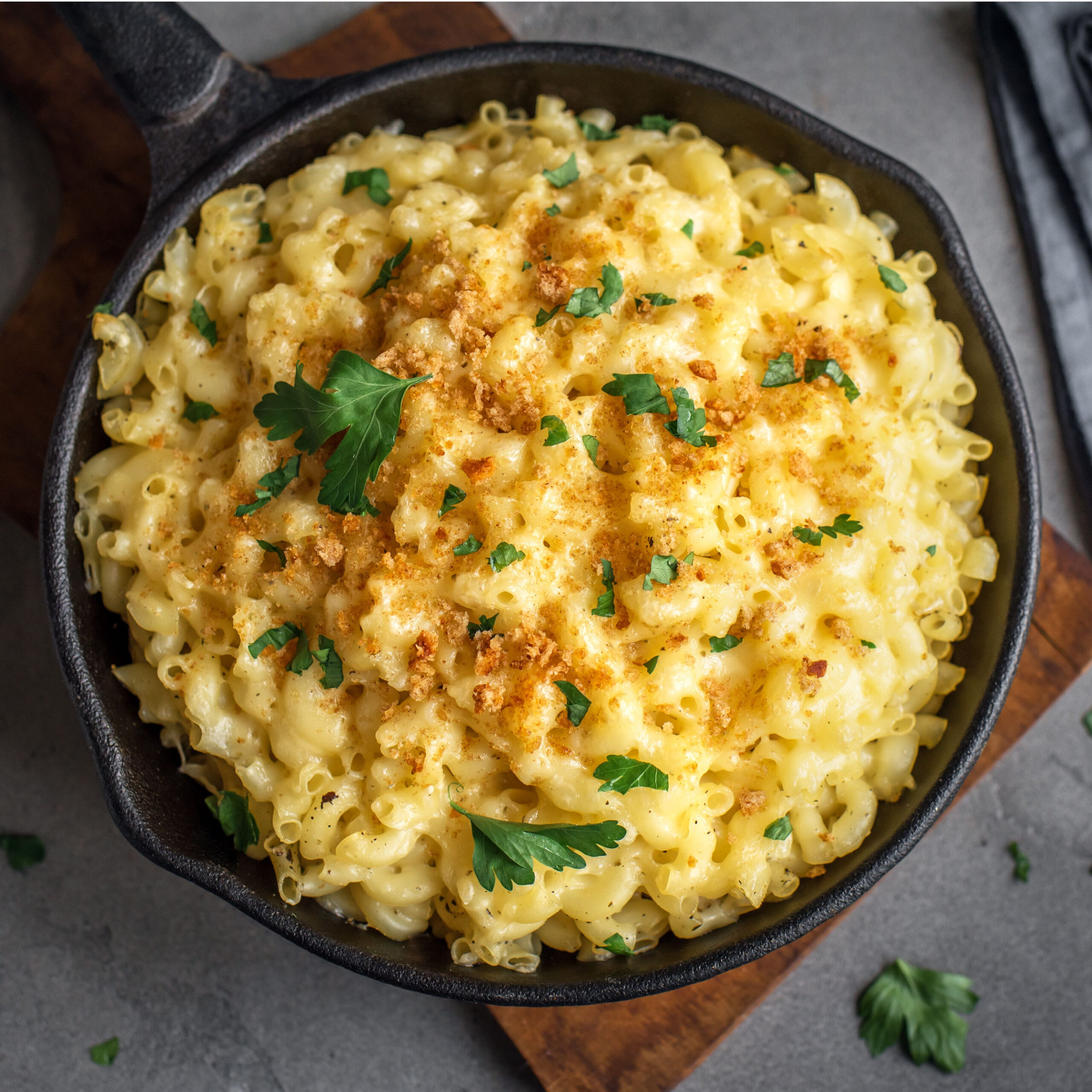 skillet of mac and cheese