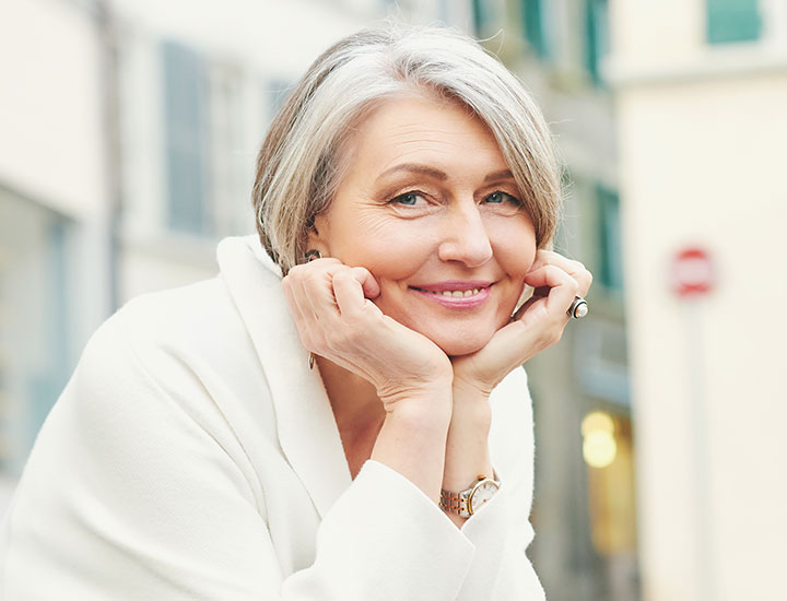 smiling-woman-grey-hair