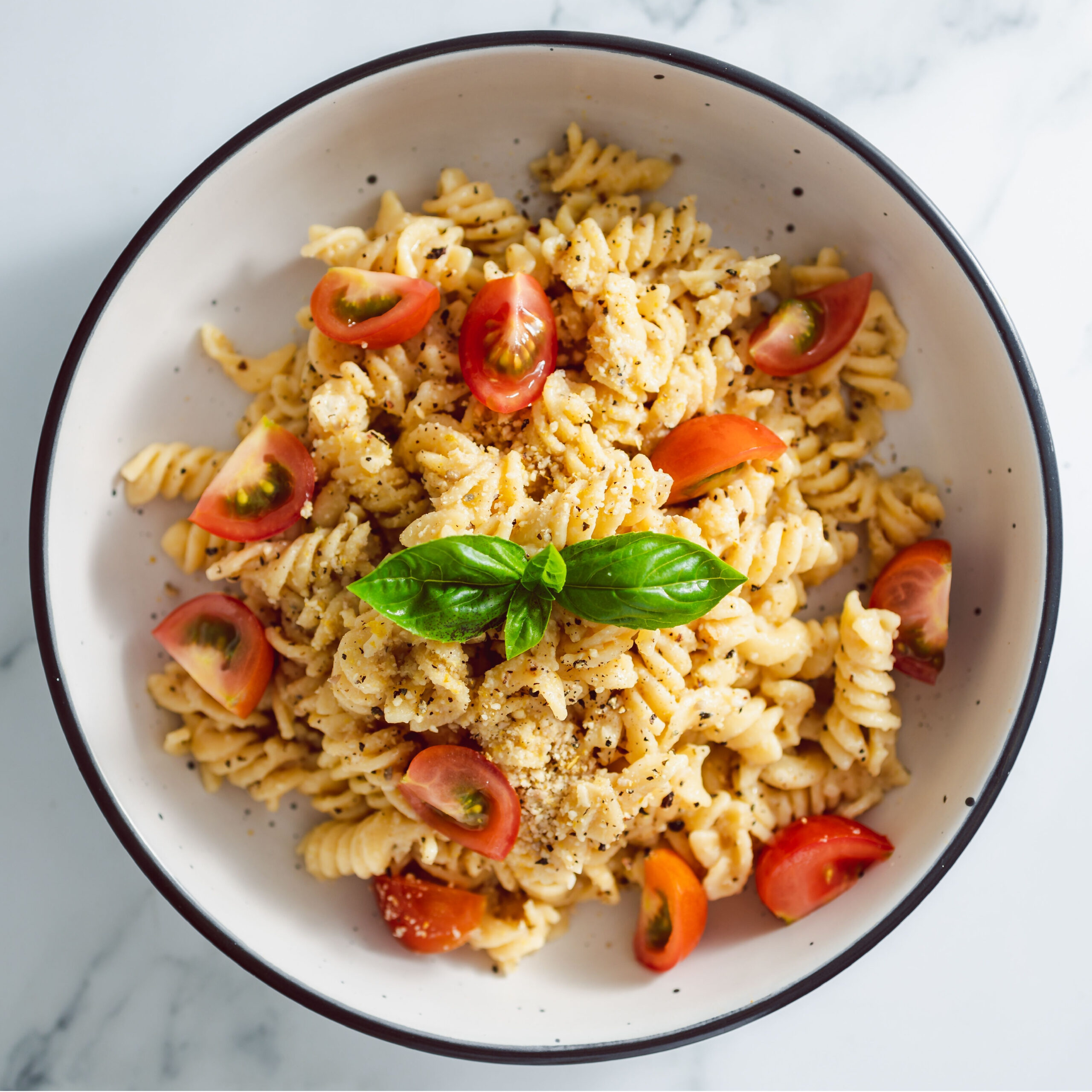 creamy vegan tomato basil pasta