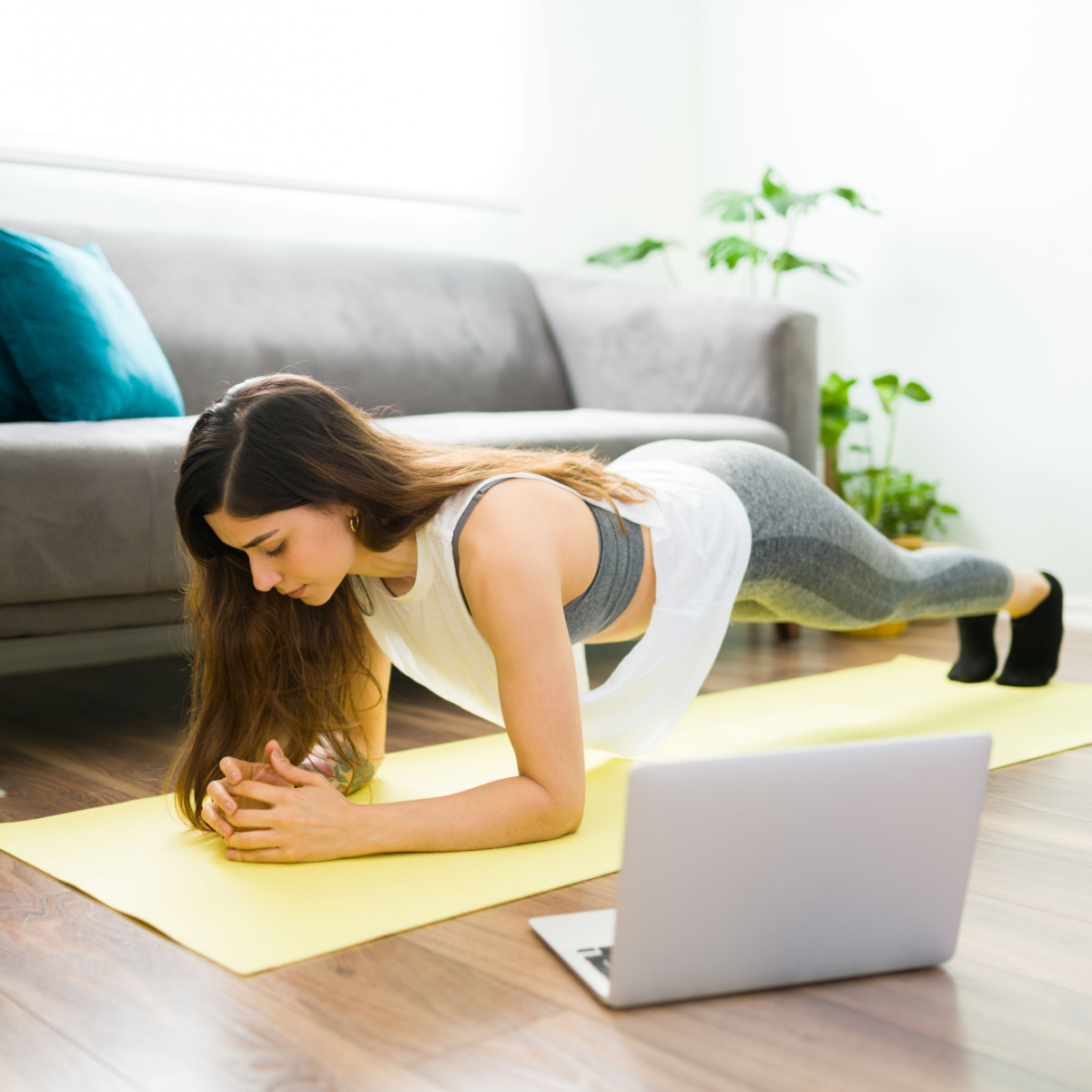 woman doing plank pose