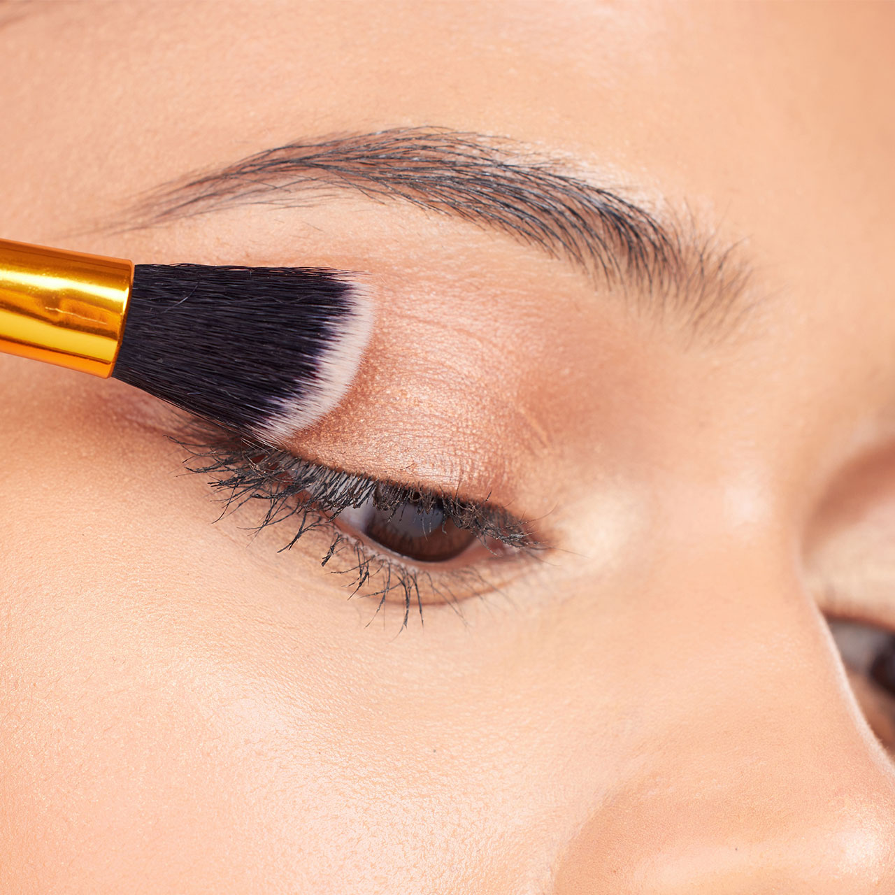 3 Ways to Wear Glittery Eye Makeup - L'Oréal Paris