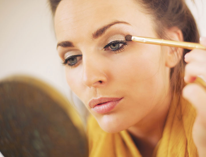 woman-thick-eyeliner