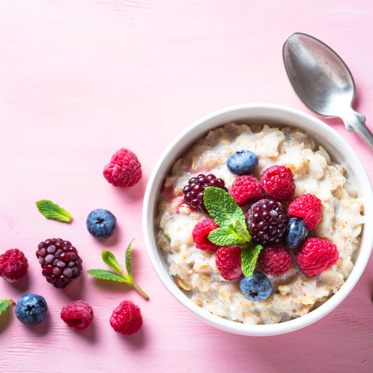 berries with oatmeal