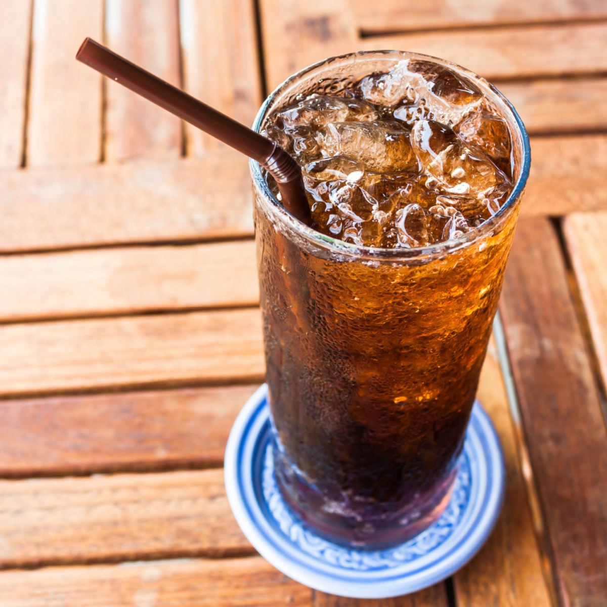 4 Carbonated Drinks Experts Want You To Cut Because They Cause Stomach