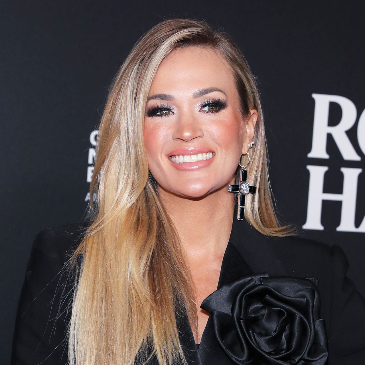 https://www.shefinds.com/files/2024/01/Carrie-Underwood-2023-Rock-And-Roll-Hall-Of-Fame-Induction-Ceremony.jpg