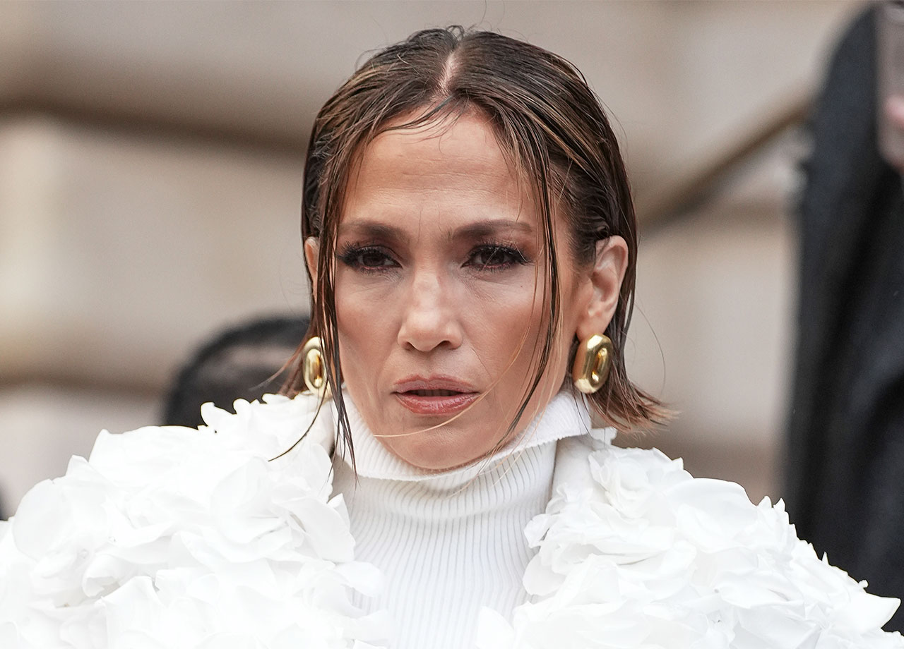 The Internet Is 'Shocked' Over Jennifer Lopez's Unedited Photos At Paris  Fashion Week As Fans Come To Her Defense: 'It's Called Aging' - SHEfinds