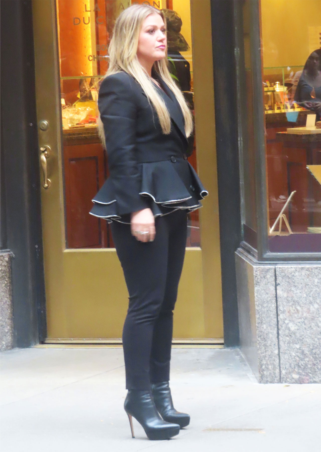 Kelly Clarkson filming Rockefeller Center