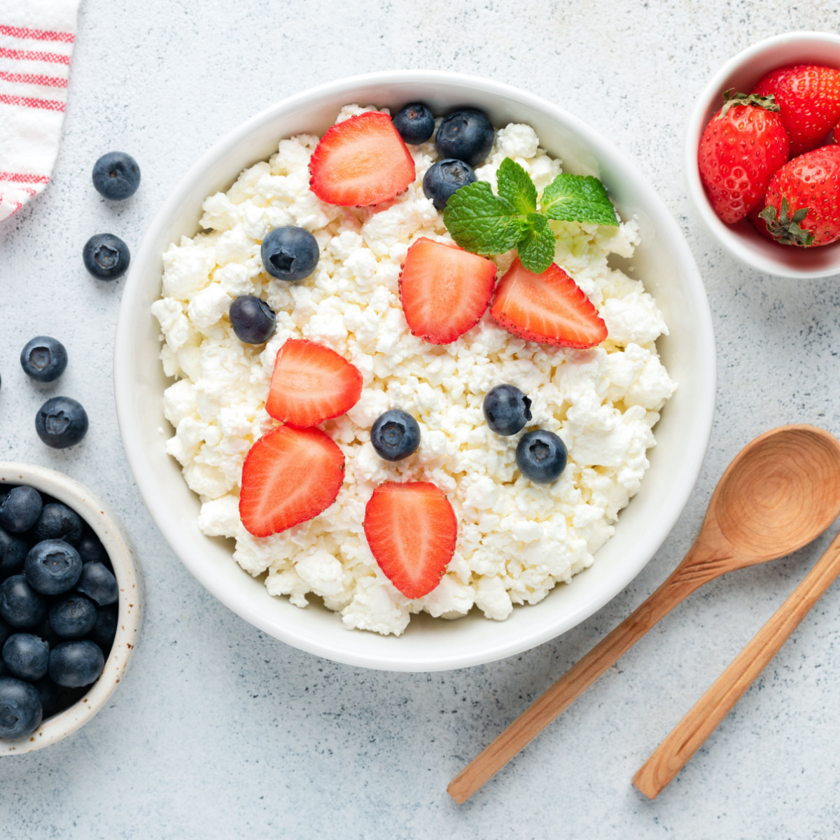 cottage cheese and berries