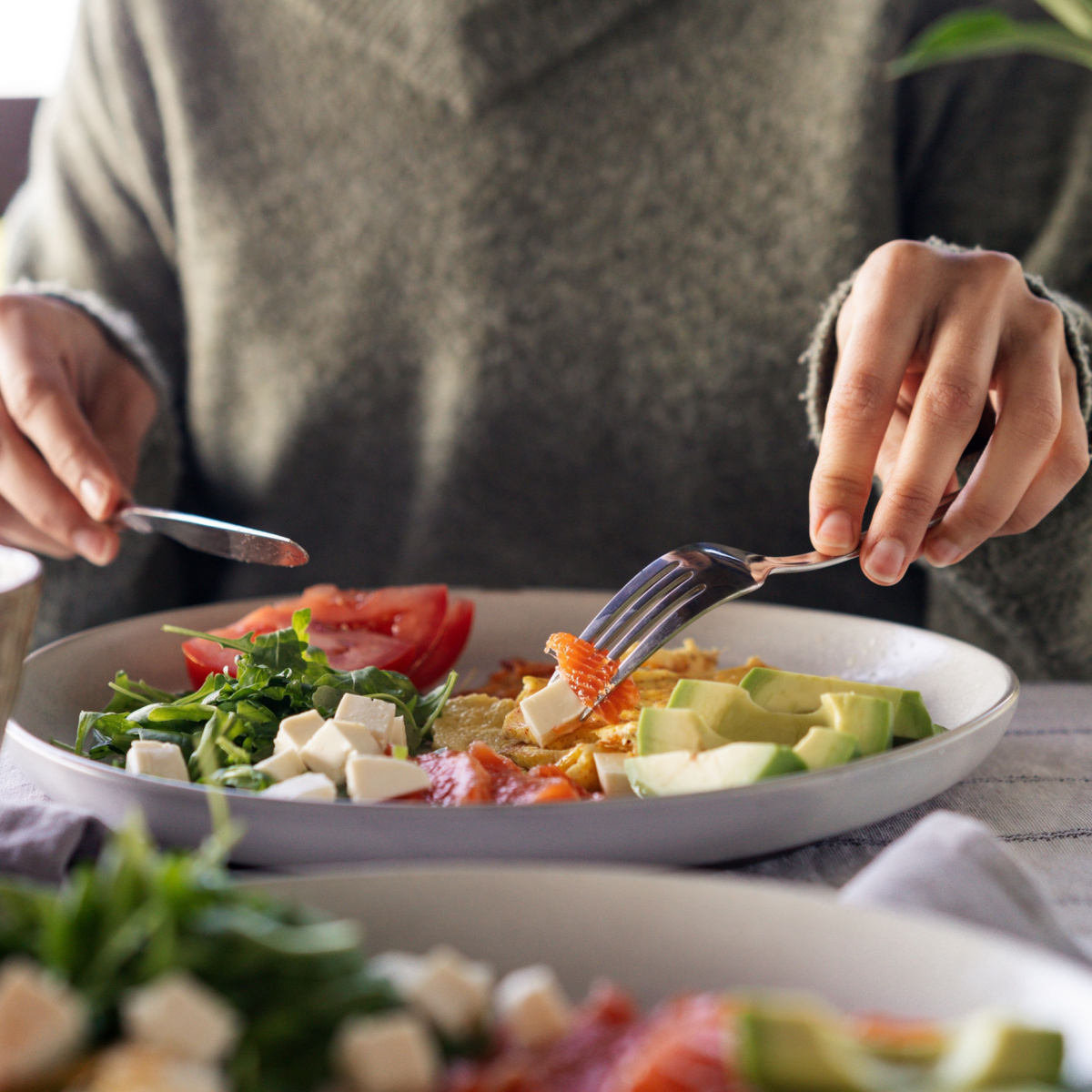 woman eating breakfast