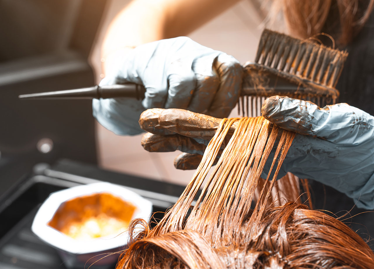 woman-getting-hair-dyed