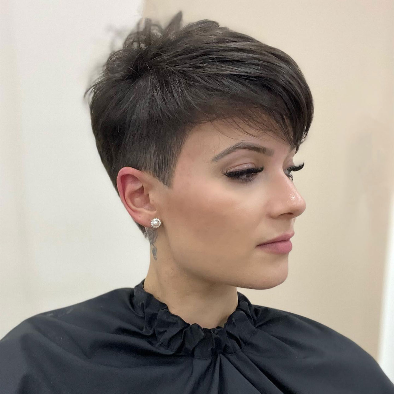 4 Life-Changing Short Hairstyles Every Woman Over 40 Should Try To Look 10  Years Younger - SHEfinds