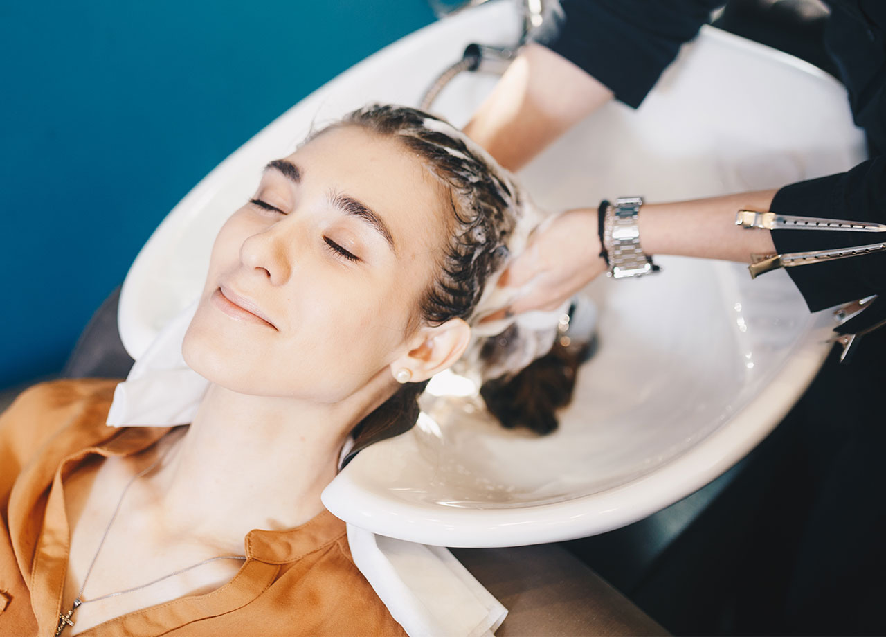 woman-getting-hair-washed