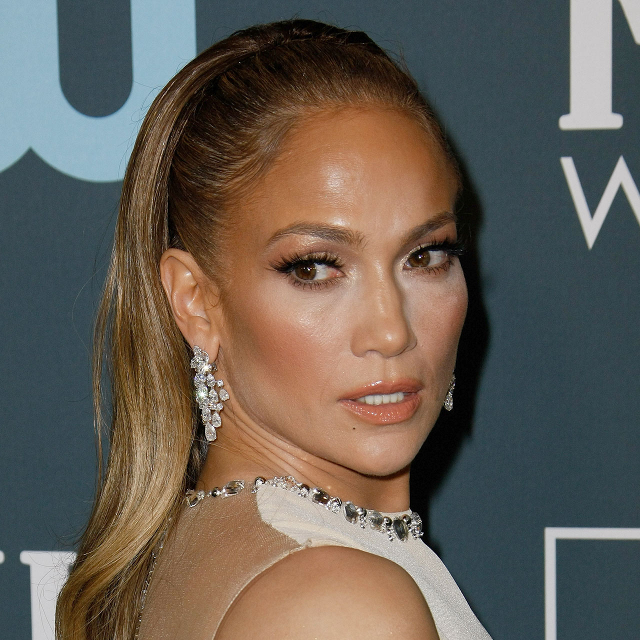 Jennifer Lopez Breaks The Internet In A Backless, Curve-Hugging