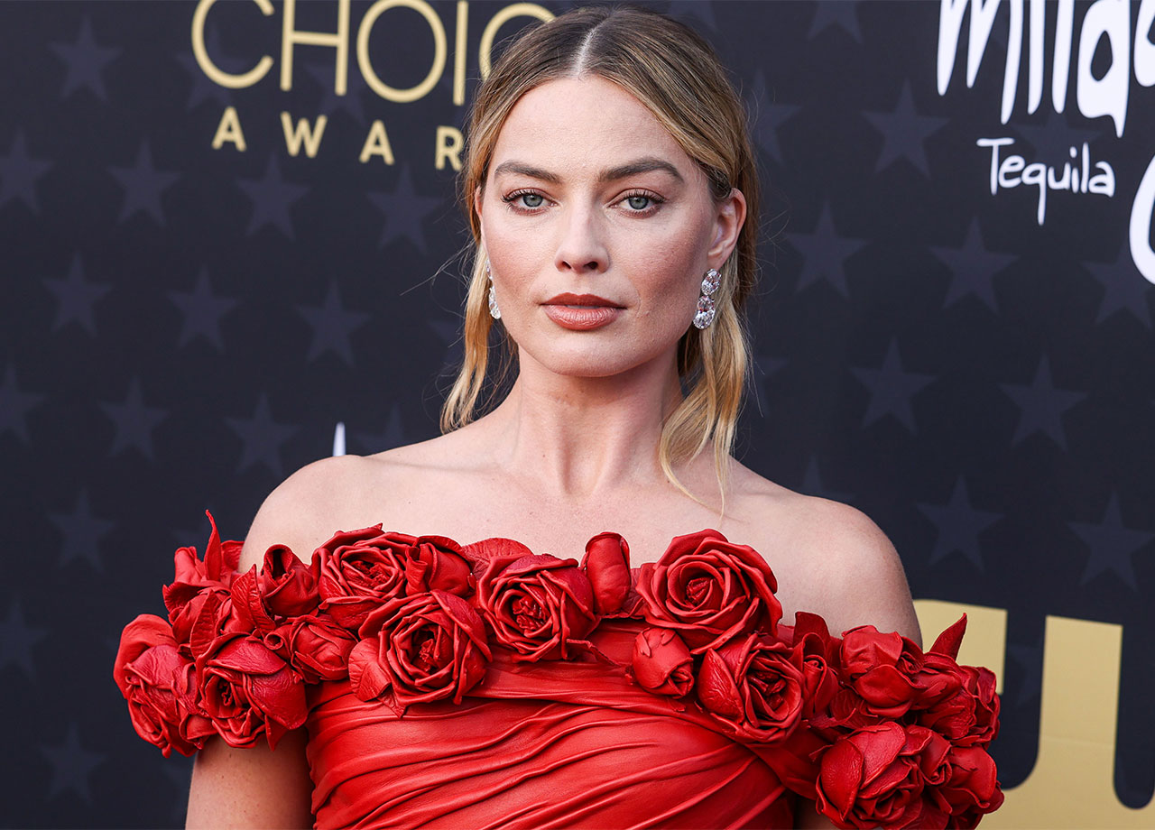 margot robbie 29th annual critics choice awards dress