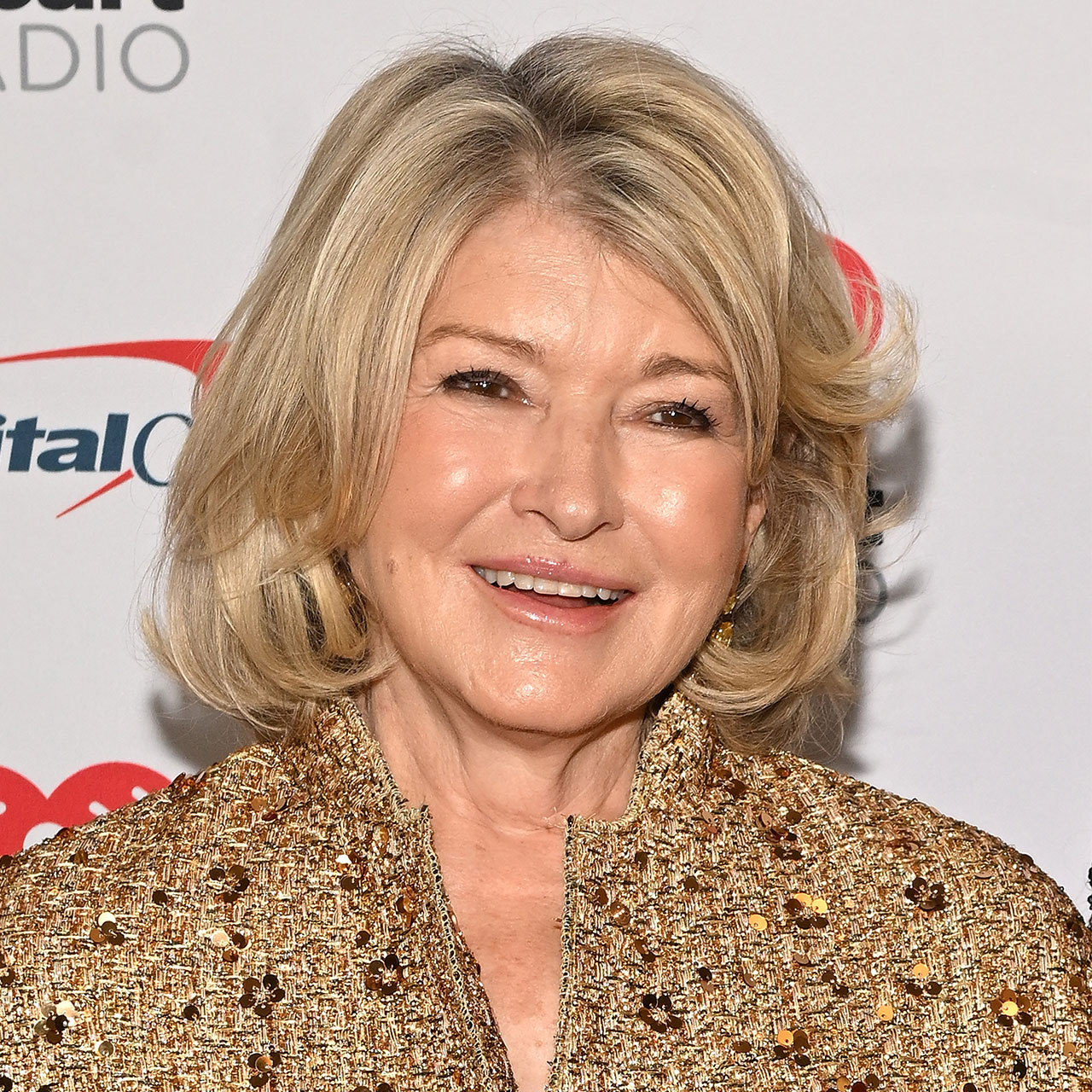 Martha Stewart Turns Up The Heat For The Cover Of 'Sports Illustrated' -  SHEfinds