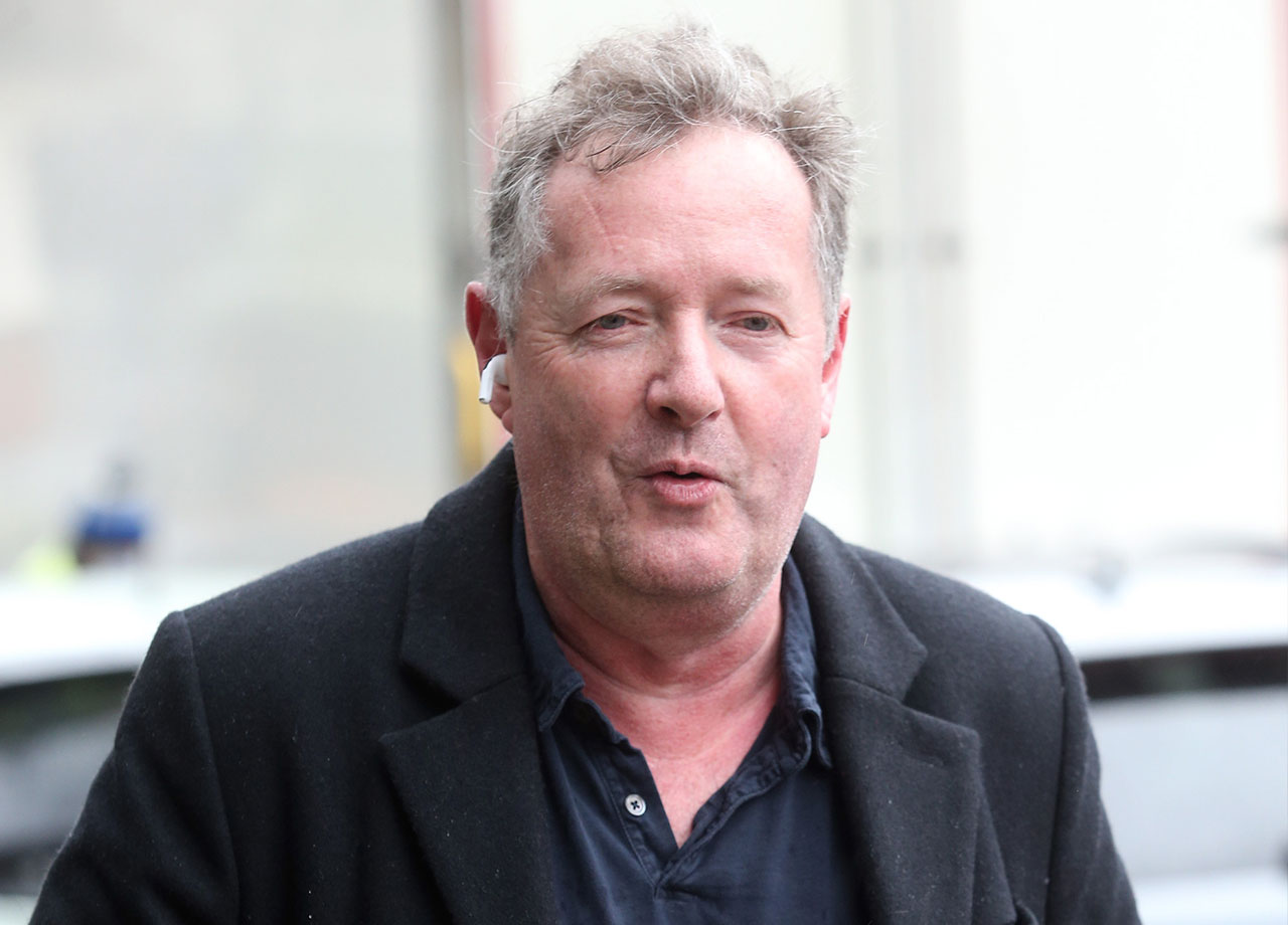 Piers Morgan wearing airpod