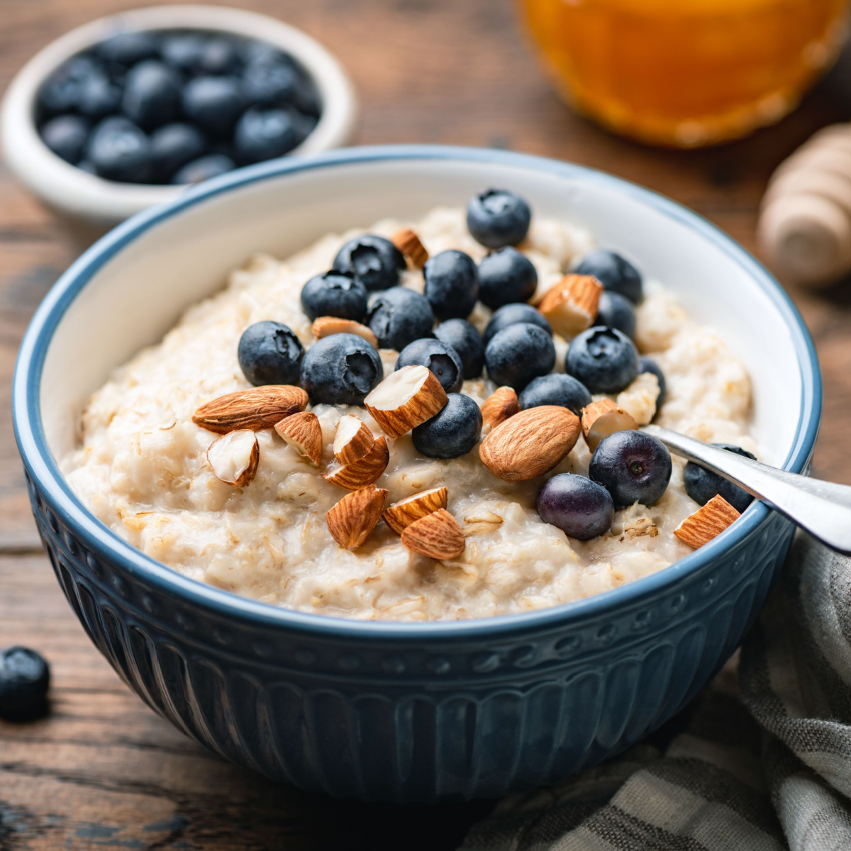 oatmeal with almonds