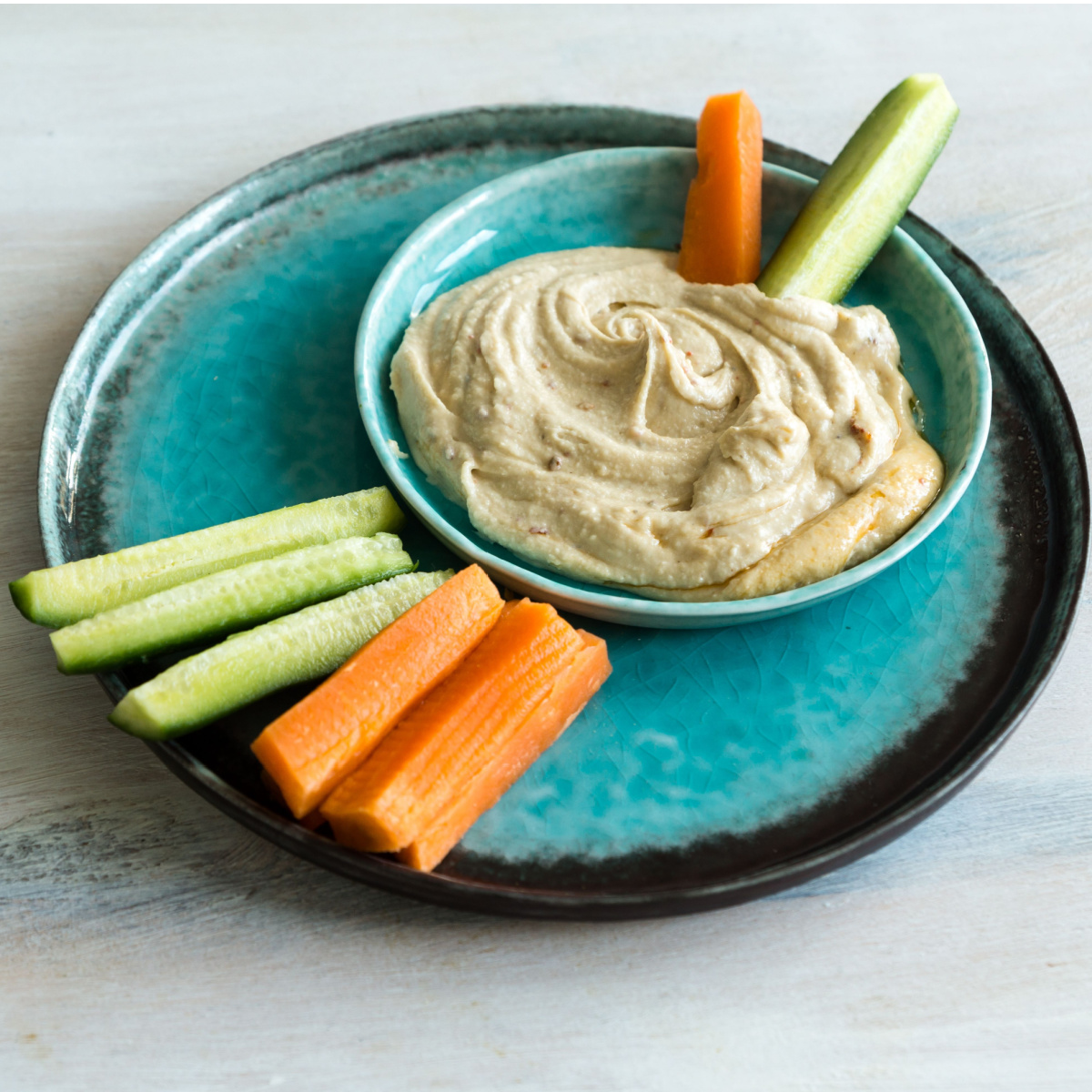 hummus and veggie sticks