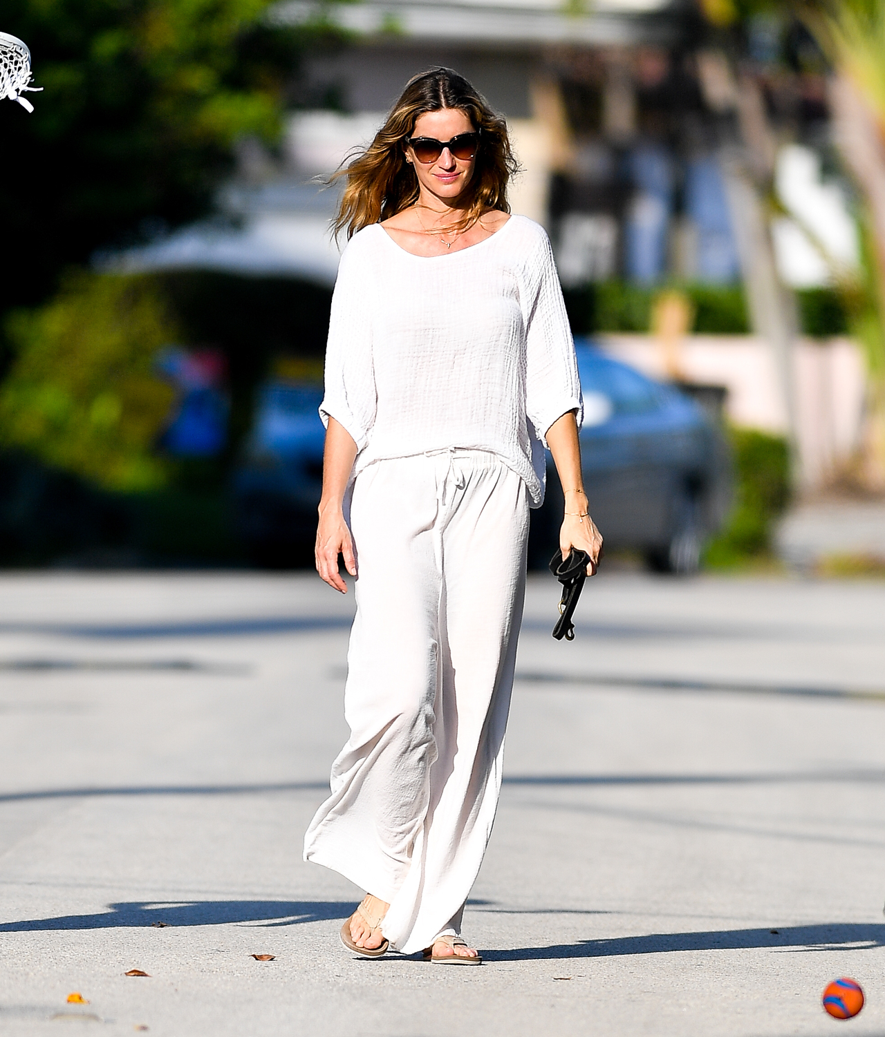 Gisele Bündchen Made These Ageless Fall Pants Look So Effortless