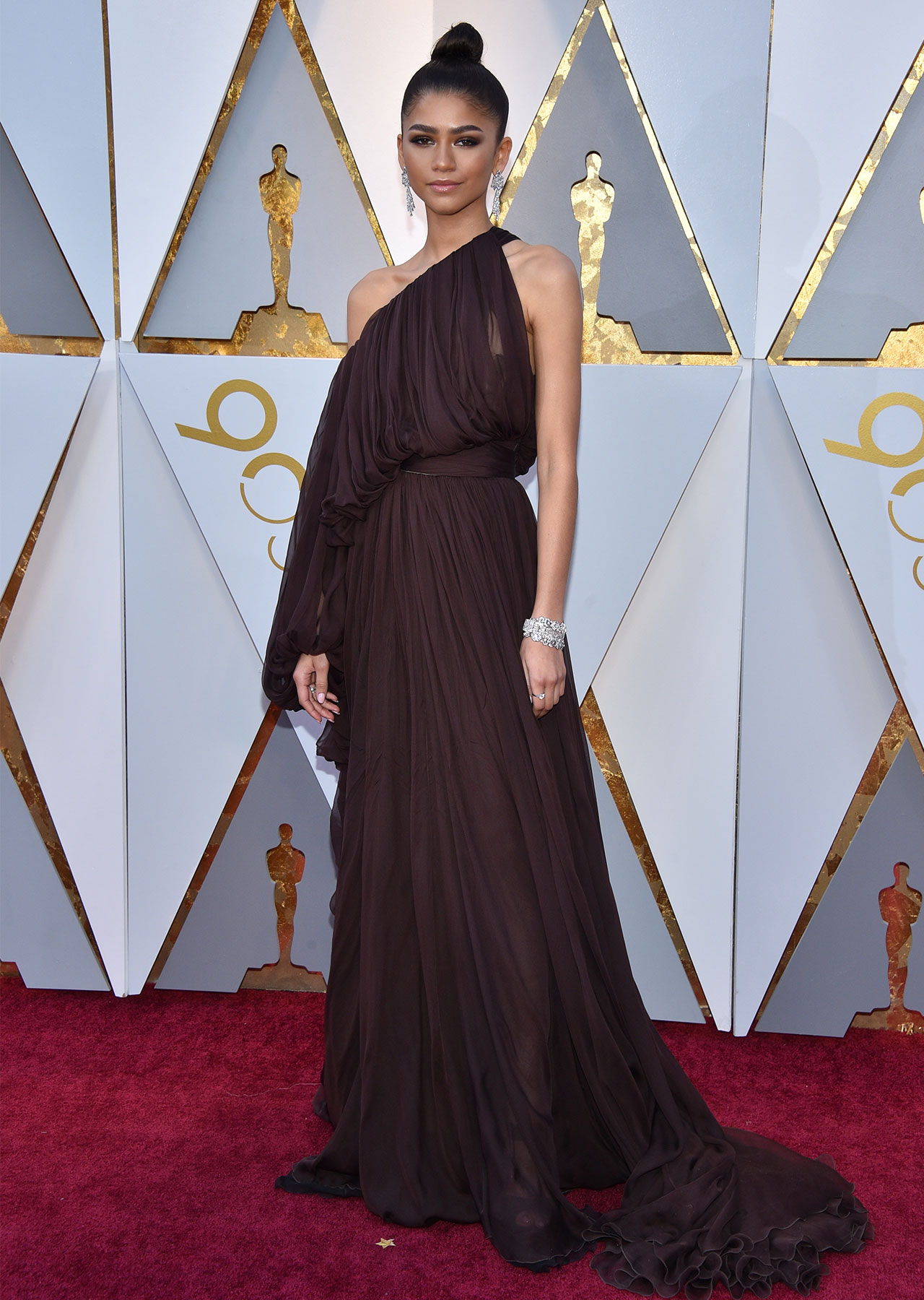 Zendaya 90th Annual Academy Awards 2018 brown Giambattista Valli dress