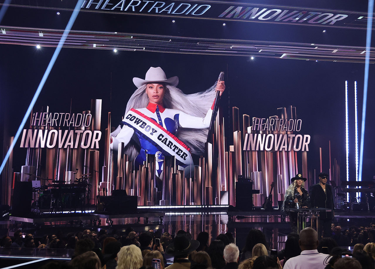 Stevie Wonder and Beyonce iHeartRadio Music Awards on stage