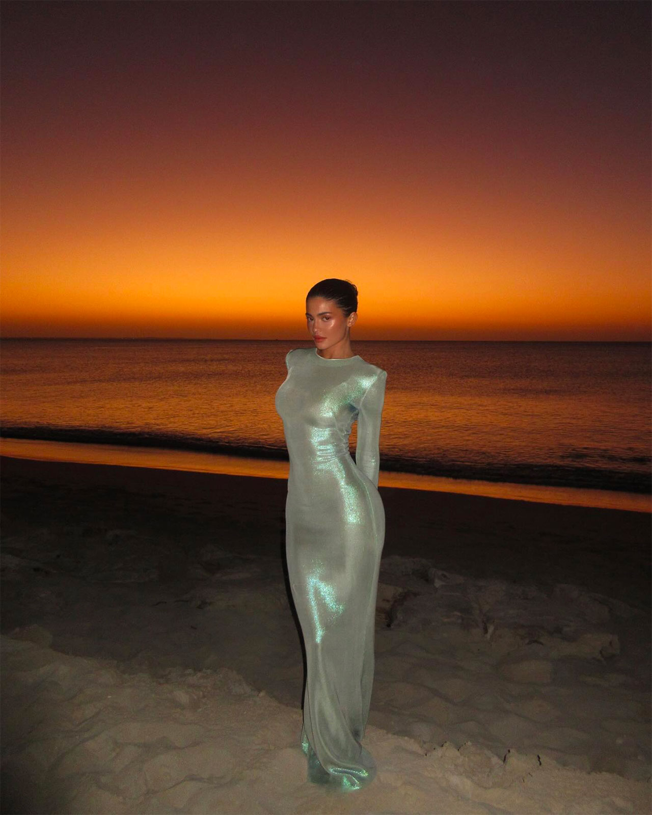 Kylie Jenner Shows Off Her Hourglass Figure In A Shimmery Maxi Dress ...