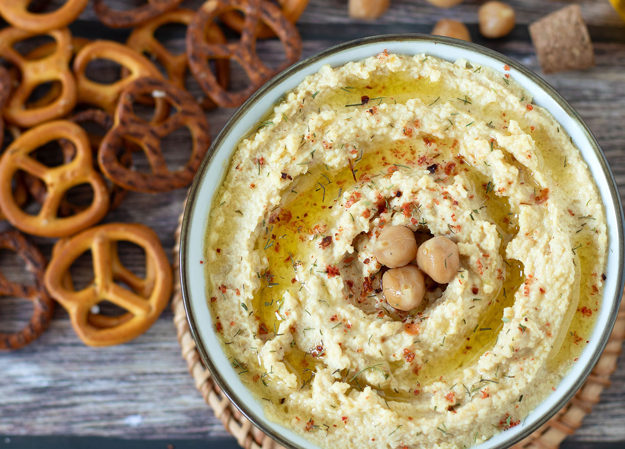 pretzels with hummus