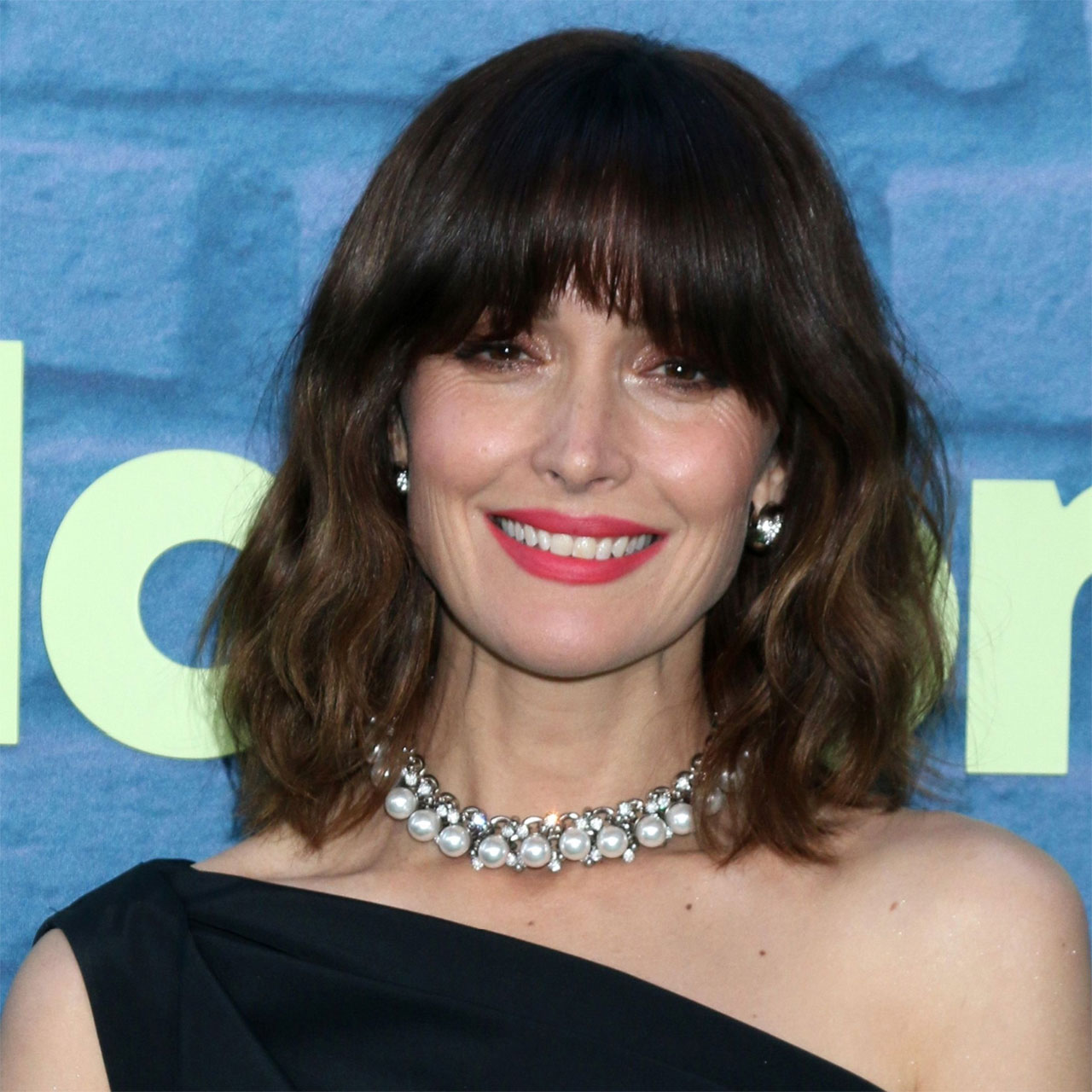 Rose Byrne lob with blunt bangs haircut