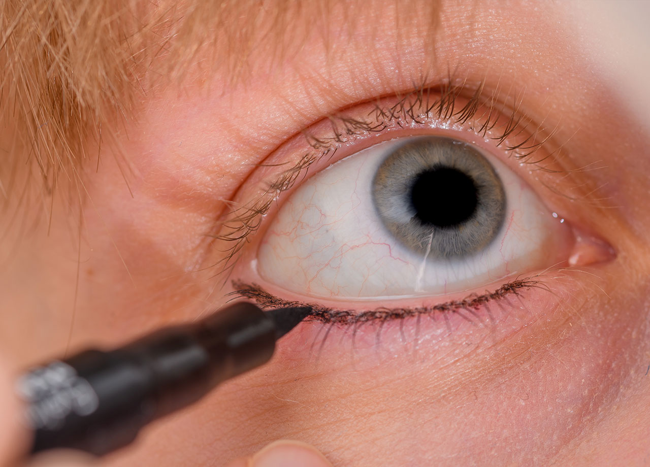 black eyeliner on lower lashes