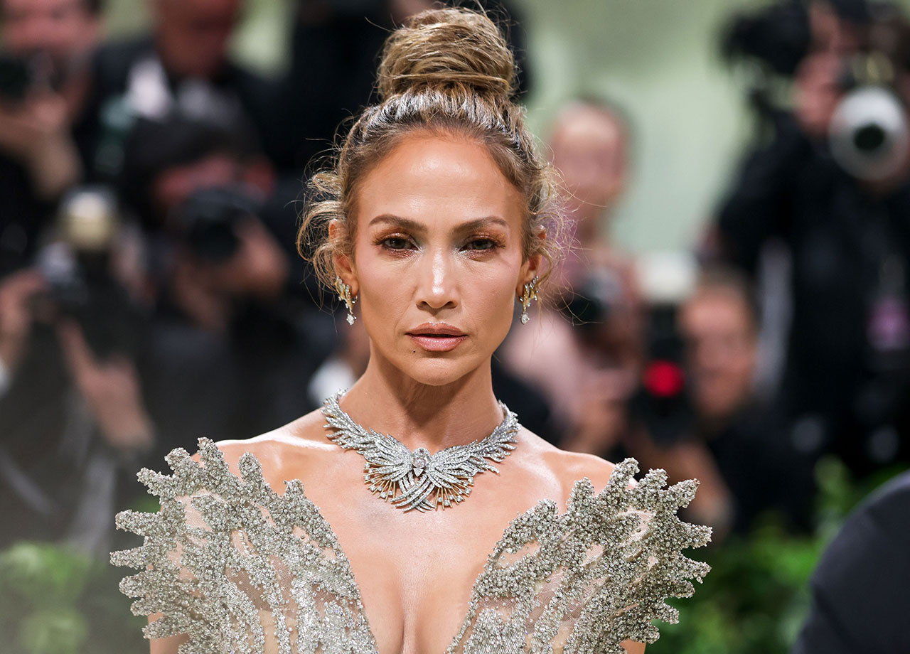 jennifer lopez met gala