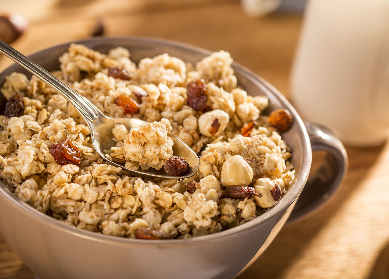 bowl of low fat granola