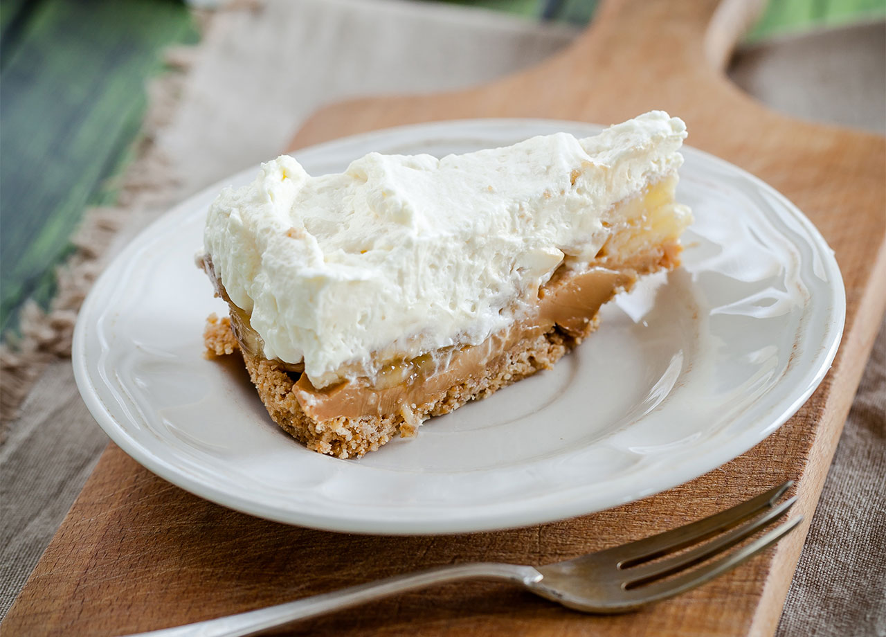 slice of banana cream pie