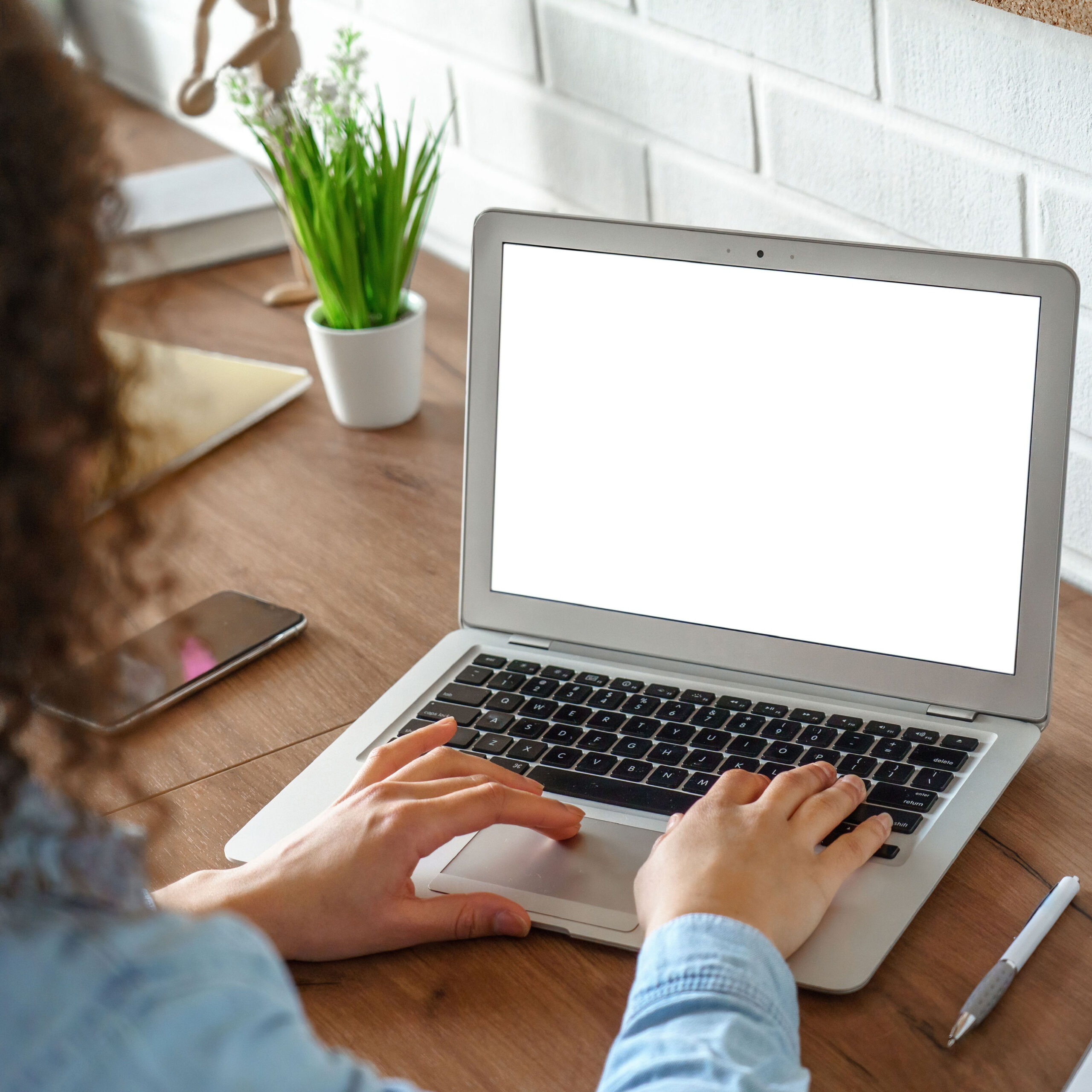 woman on laptop